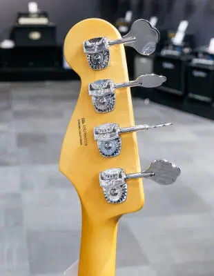 Fender - American Ultra II Meteora Bass, Maple Fingerboard - Solar Flare 2